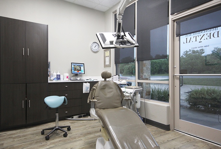 Operation dental chair room